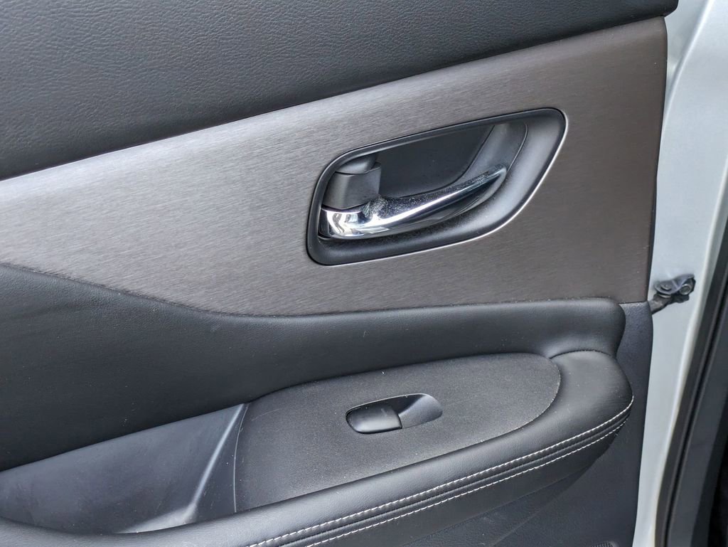 Used 2023 Nissan Murano SV FWD image 27