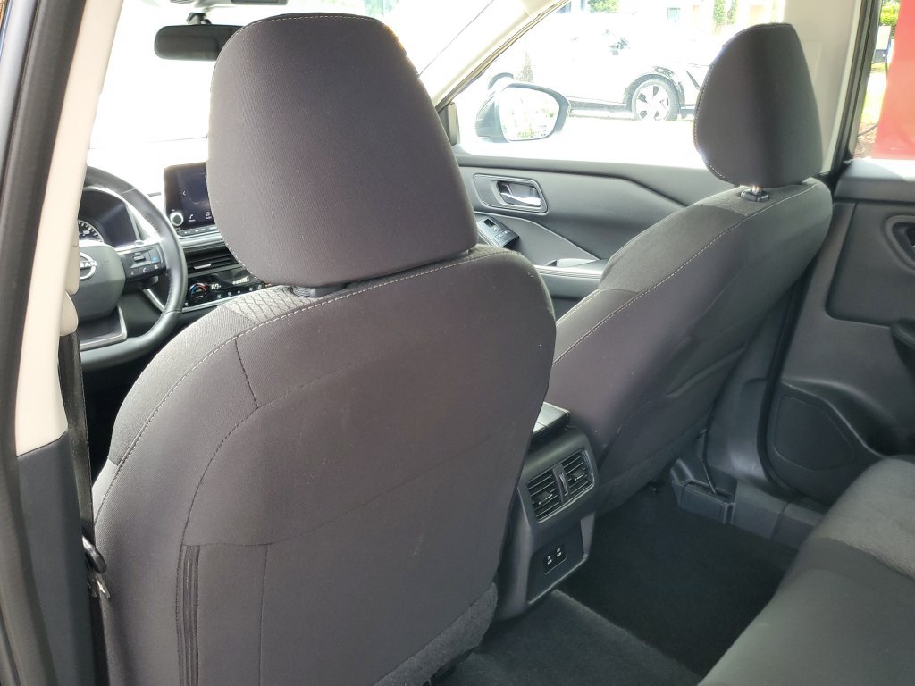 Certified 2025 Nissan Rogue SV FWD image 11