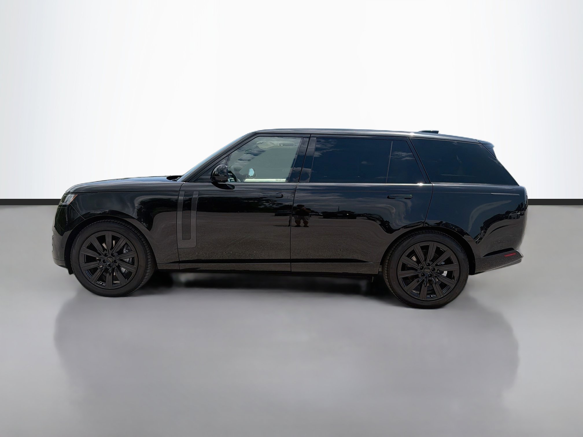 New 2026 Land Rover Range Rover Long Wheelbase SE AWD/4WD image 2
