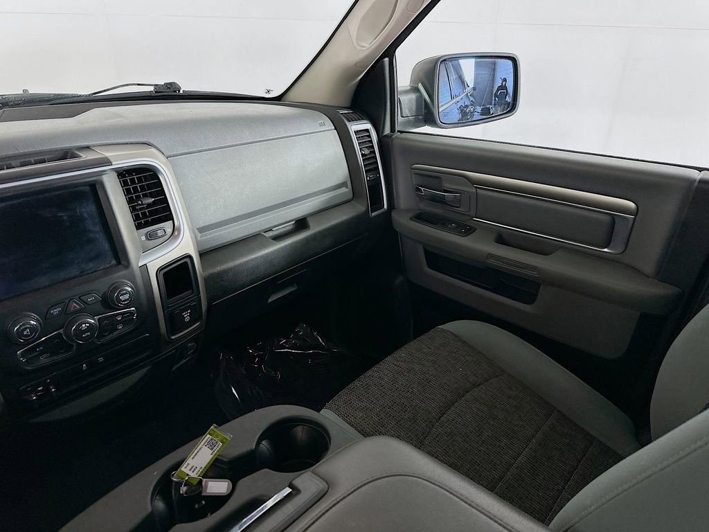 Certified 2019 RAM 1500 Classic SLT w/ Luxury Group image 28