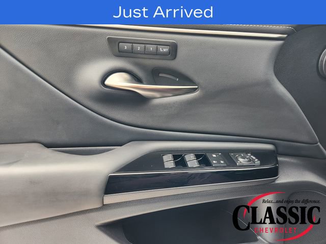Used 2025 Lexus ES 350 w/ Premium Package FWD image 31