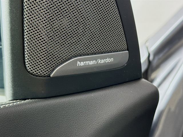 Used 2024 BMW X7 xDrive40i w/ M Sport Package image 19