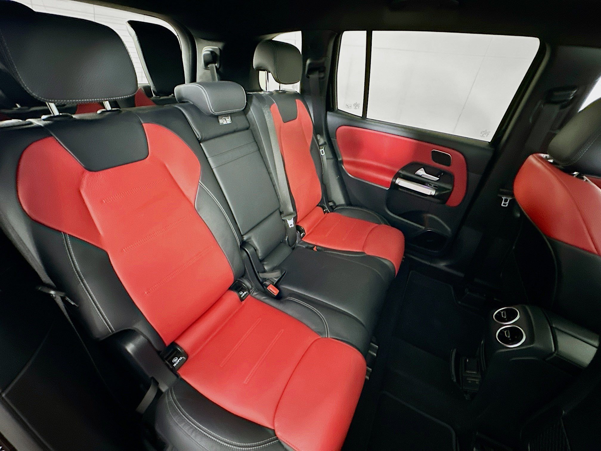 Used 2022 Mercedes-Benz GLB 35 AMG 4MATIC image 29