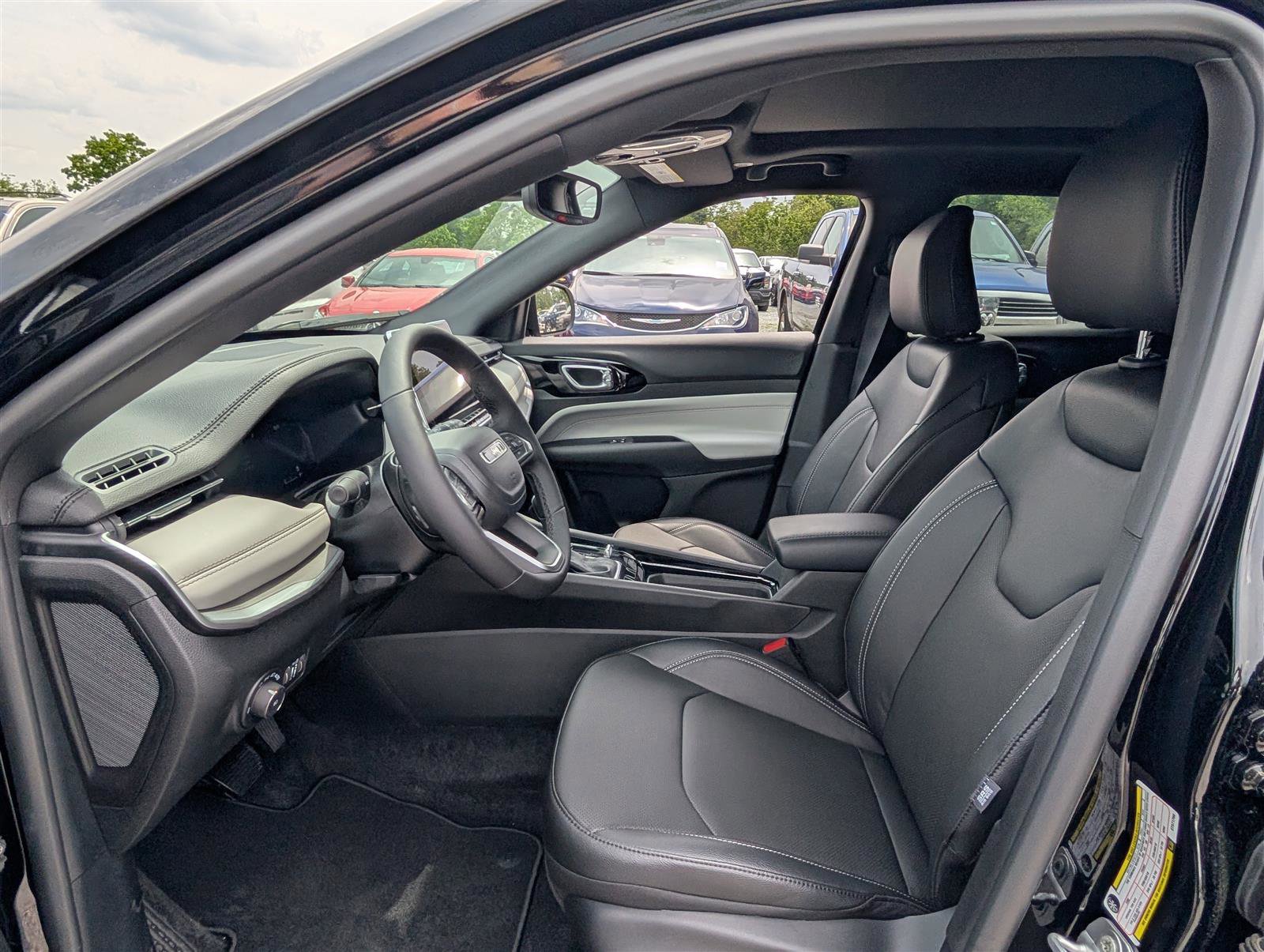 New 2025 Jeep Compass Limited w/ Elite Group AWD/4WD image 10