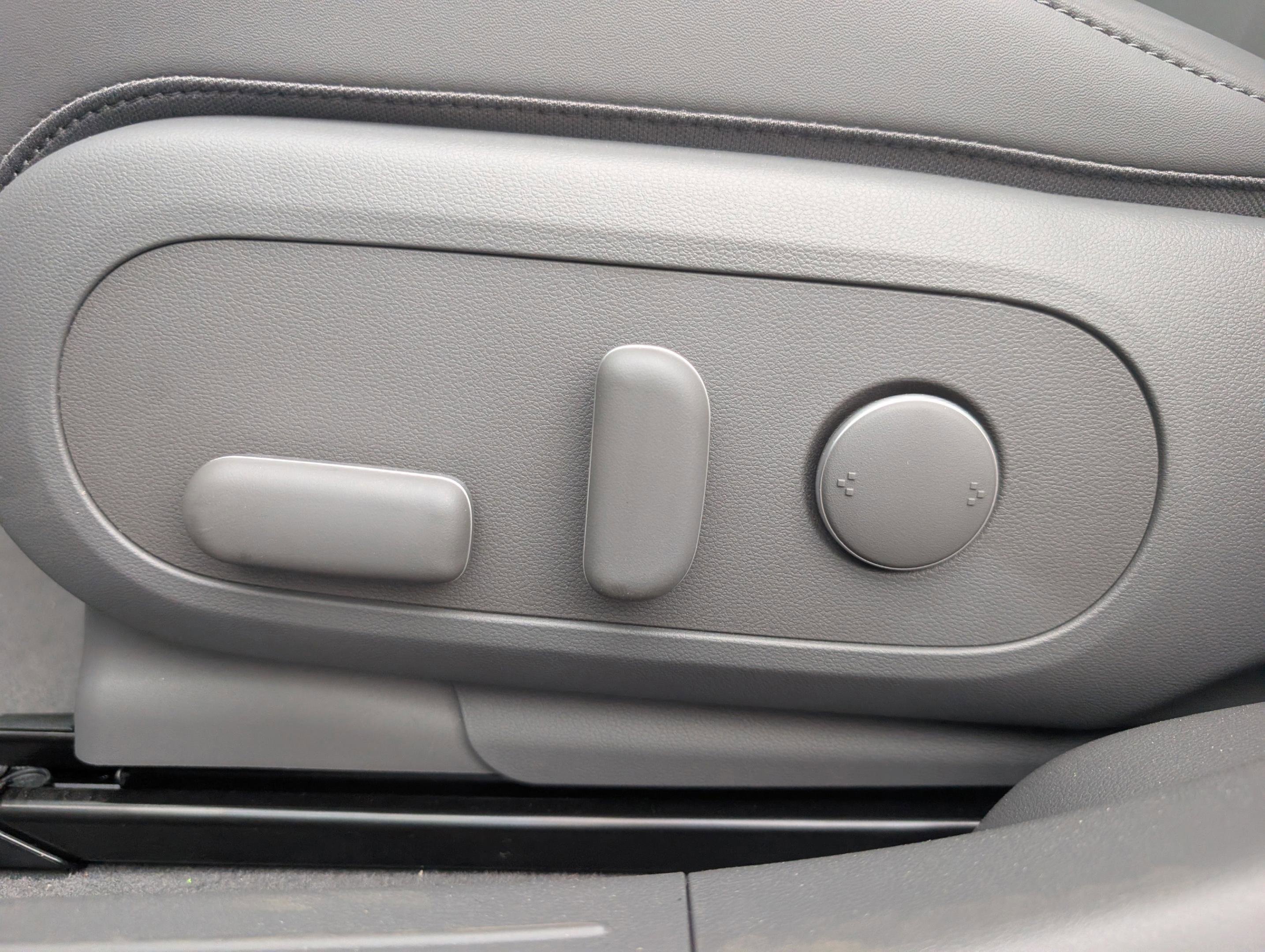 New 2025 Hyundai Ioniq 5 SEL image 13