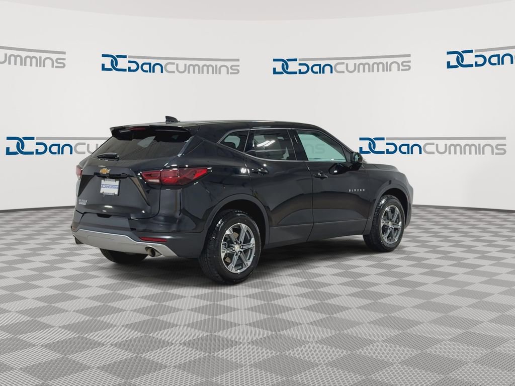 Used 2025 Chevrolet Blazer LT FWD image 8