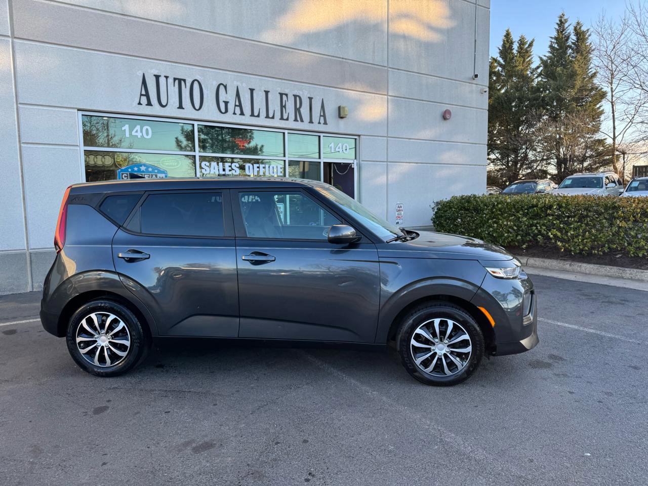 Used 2021 Kia Soul LX image 3