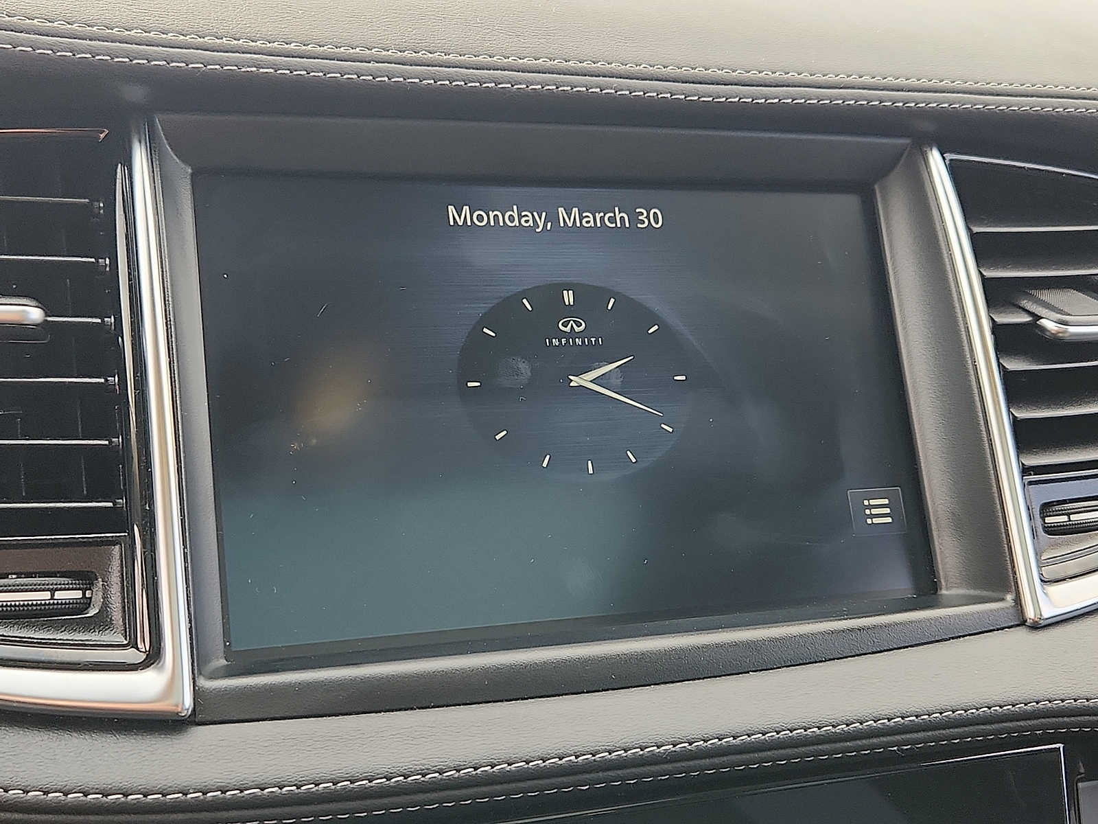 Used 2023 INFINITI QX50 Luxe AWD/4WD image 17