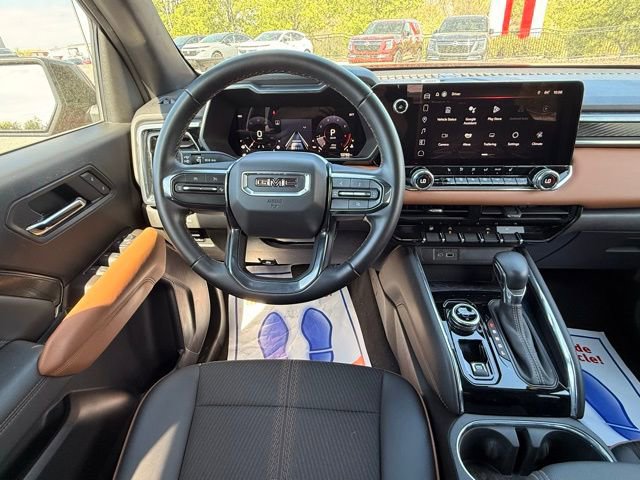 Used 2024 GMC Canyon AT4 w/ Technology Package image 24