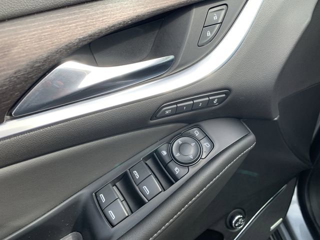 Used 2024 Buick Enclave Avenir w/ Avenir Technology Package image 24