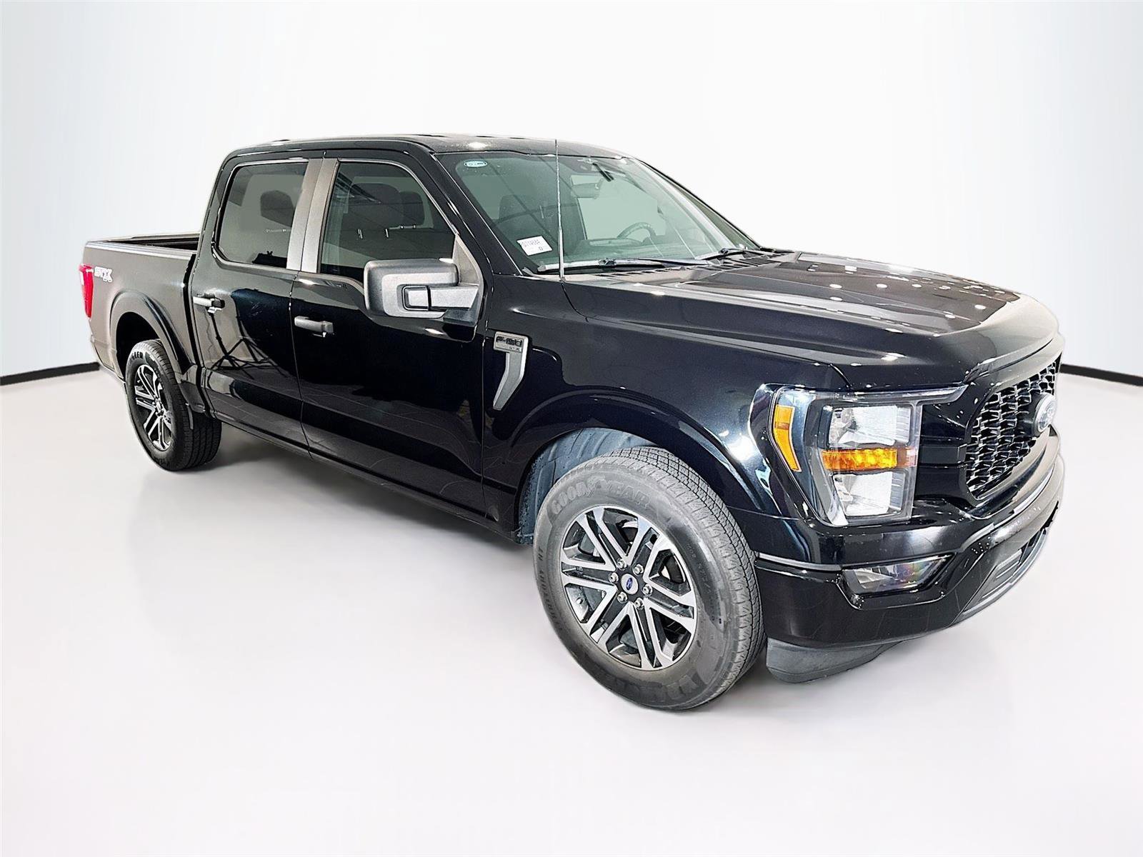 Used 2023 Ford F150 XL w/ STX Appearance Package RWD image 6