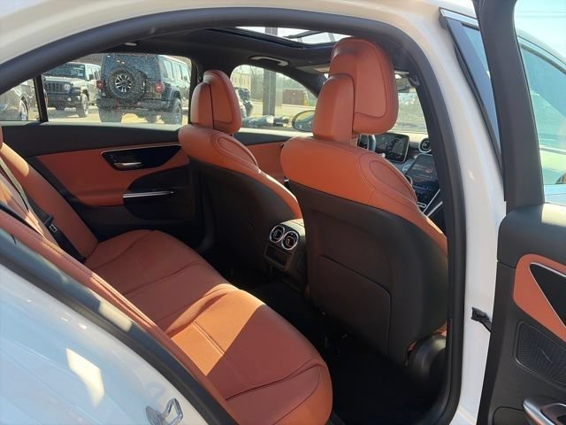 Used 2025 Mercedes-Benz C 300 4MATIC Sedan image 36