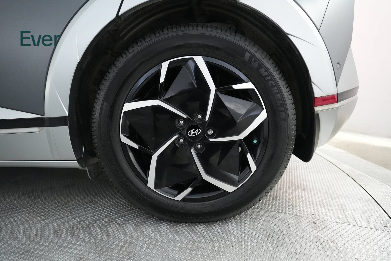 Used 2023 Hyundai Ioniq 5 Limited RWD image 9