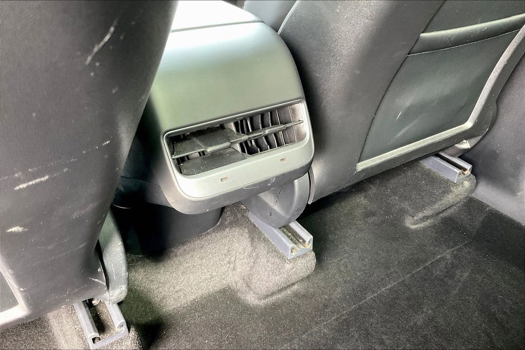 Used 2021 Tesla Model Y Long Range image 10