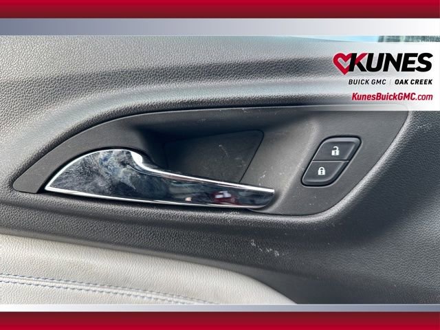 Used 2025 Chevrolet Trax LT image 6