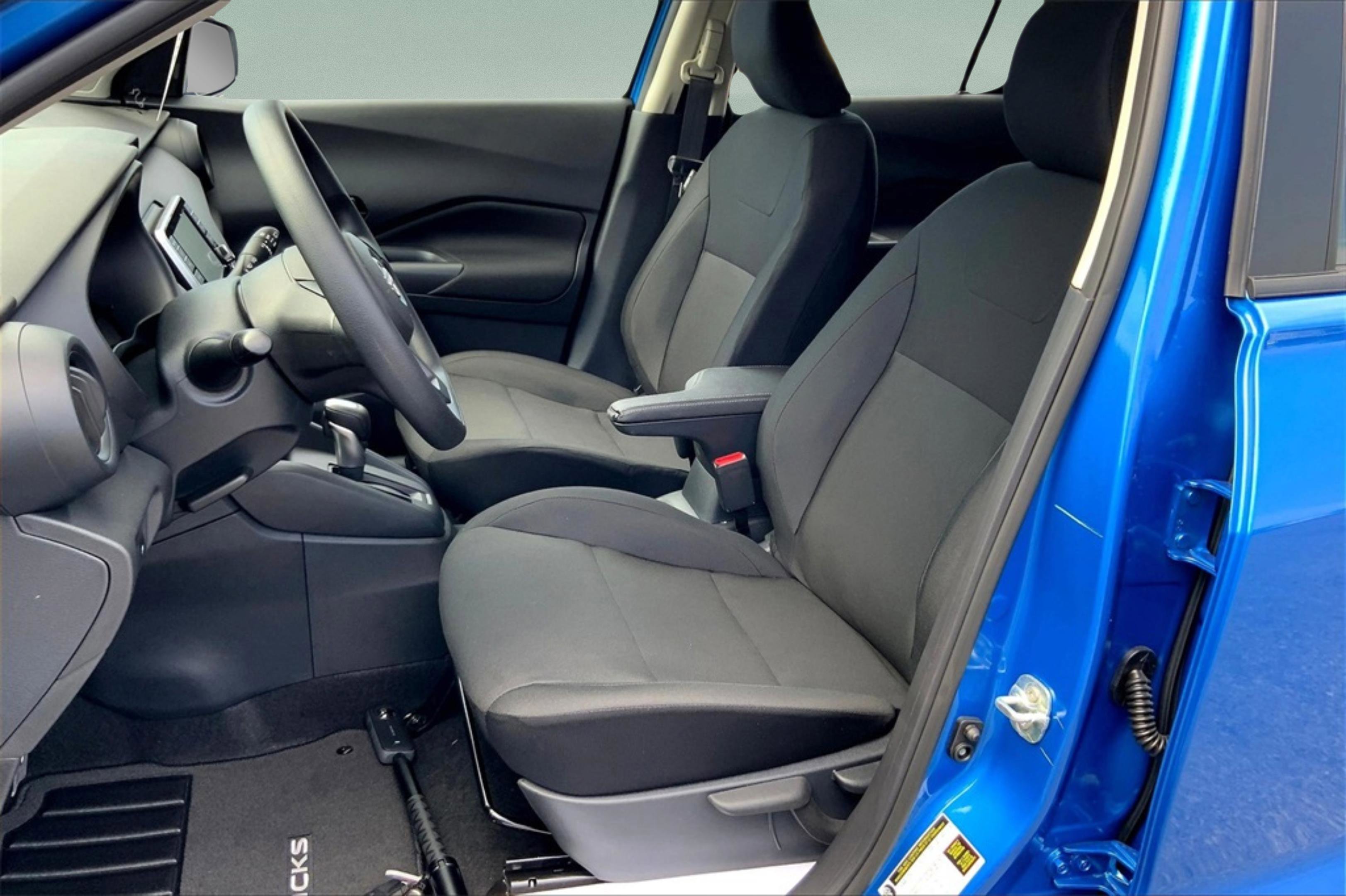 New 2025 Nissan Kicks Play S image 10