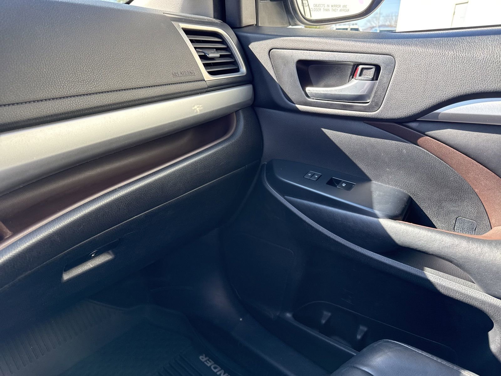 Used 2017 Toyota Highlander XLE image 28