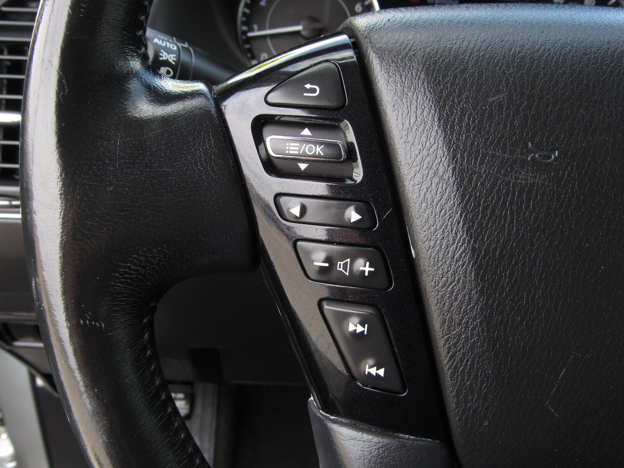 Used 2021 Nissan Armada SV RWD image 25