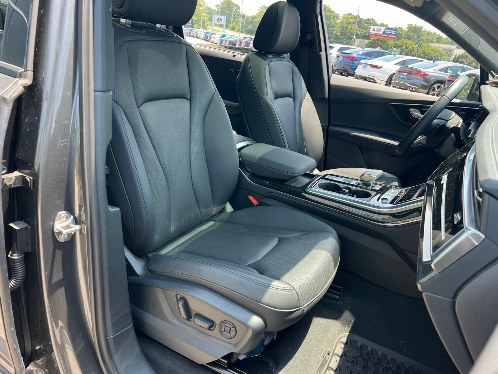 Used 2023 Audi Q7 3.0T Prestige w/ Prestige Package AWD/4WD image 37
