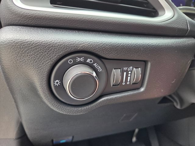 New 2026 Chrysler Voyager LX FWD image 20