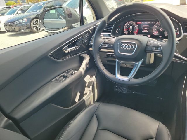 Certified 2025 Audi Q7 2.0T Premium w/ Convenience Package AWD/4WD image 13
