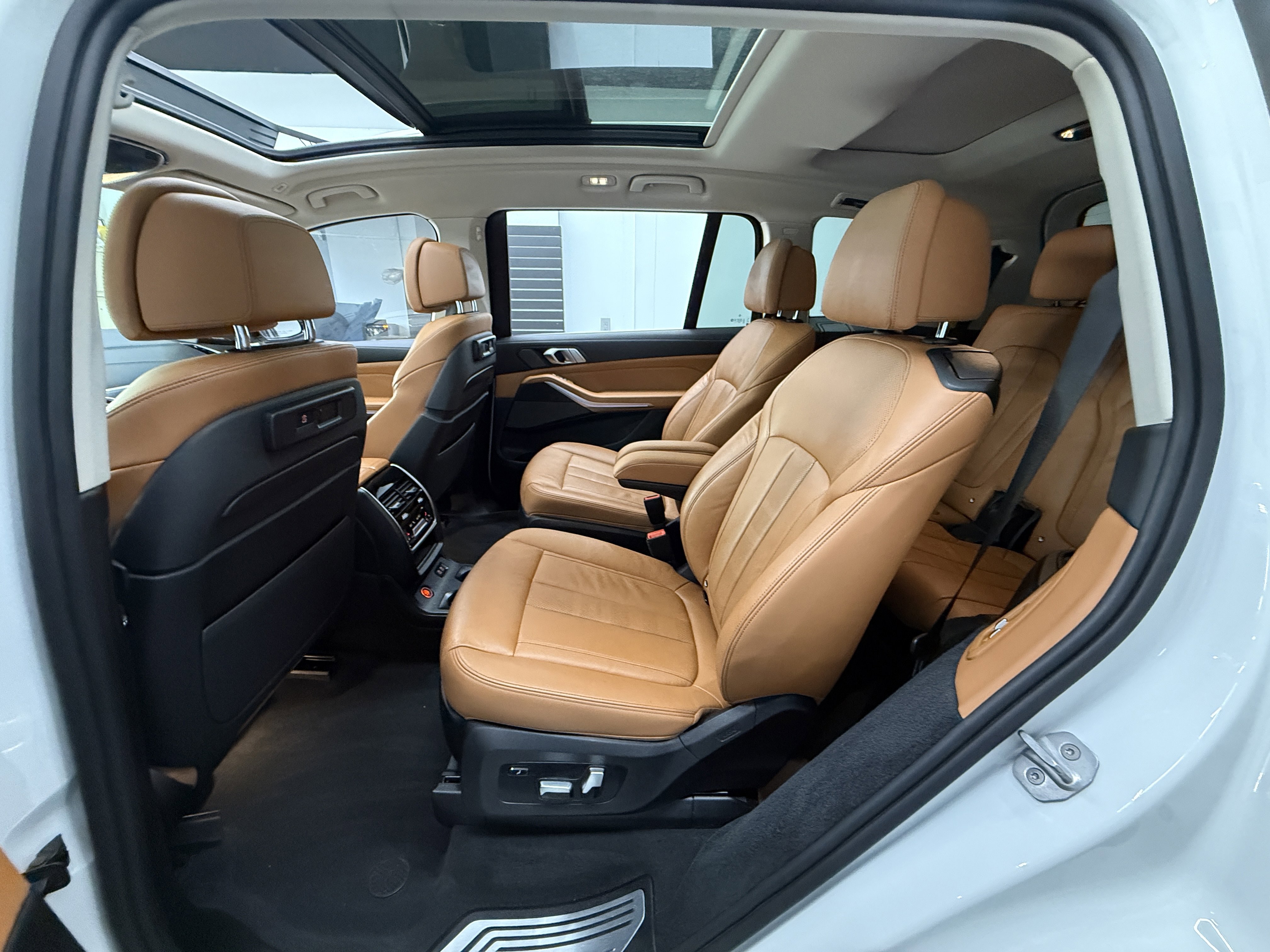 Used 2020 BMW X7 xDrive40i w/ Premium Package image 26