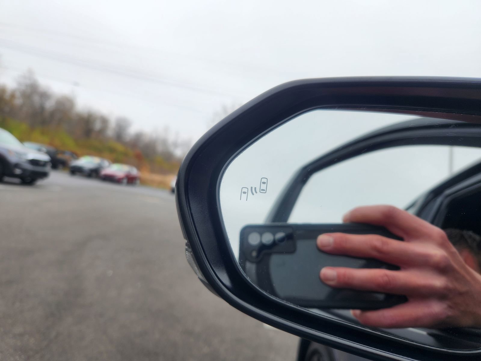 Used 2025 Toyota Camry SE image 15