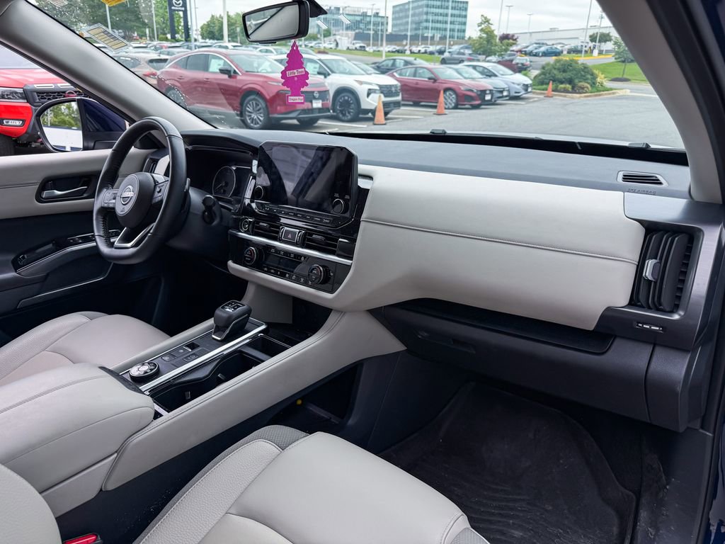 Certified 2024 Nissan Pathfinder SL AWD/4WD image 10