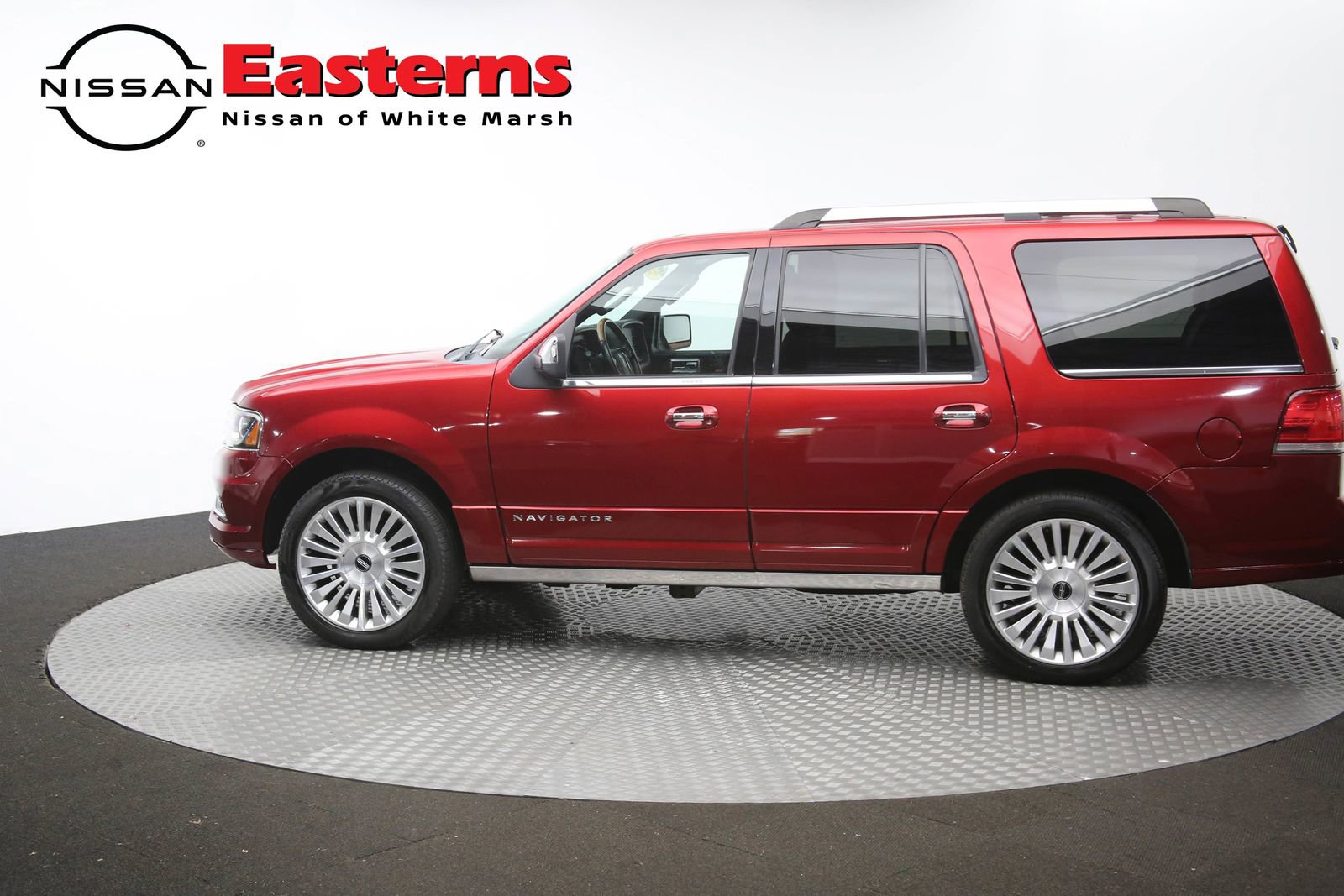Used 2016 Lincoln Navigator Reserve AWD/4WD image 64