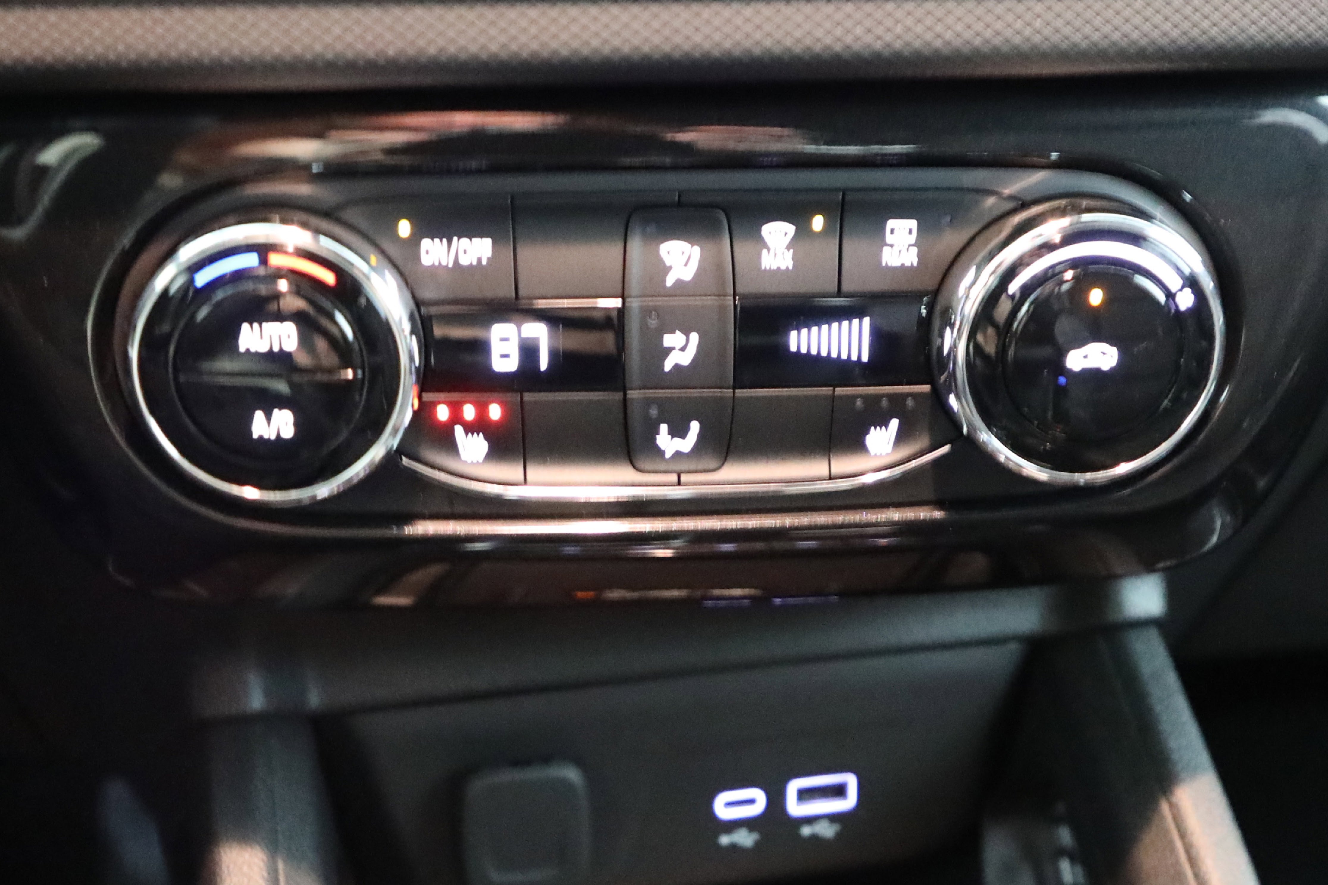 Used 2024 Chevrolet TrailBlazer RS w/ Convenience Package image 7