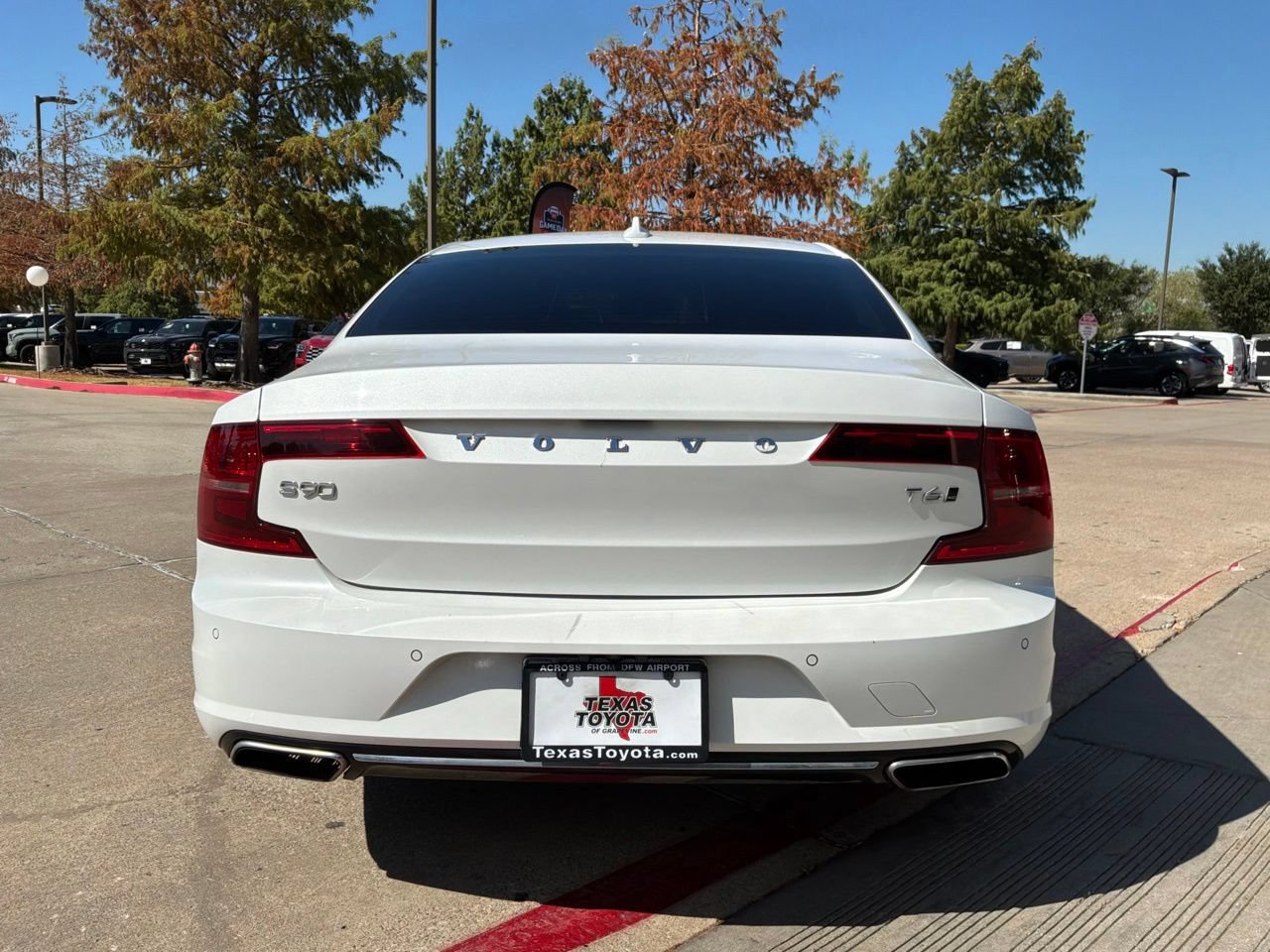 Used 2019 Volvo S90 T6 Momentum AWD/4WD image 6