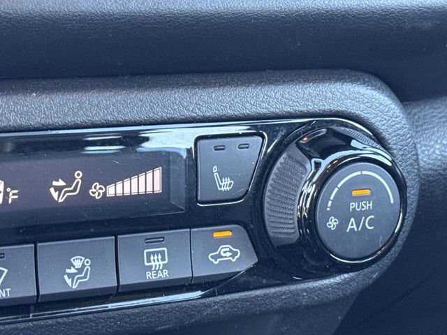Used 2023 Nissan Kicks SR w/ SR Premium Package FWD image 20