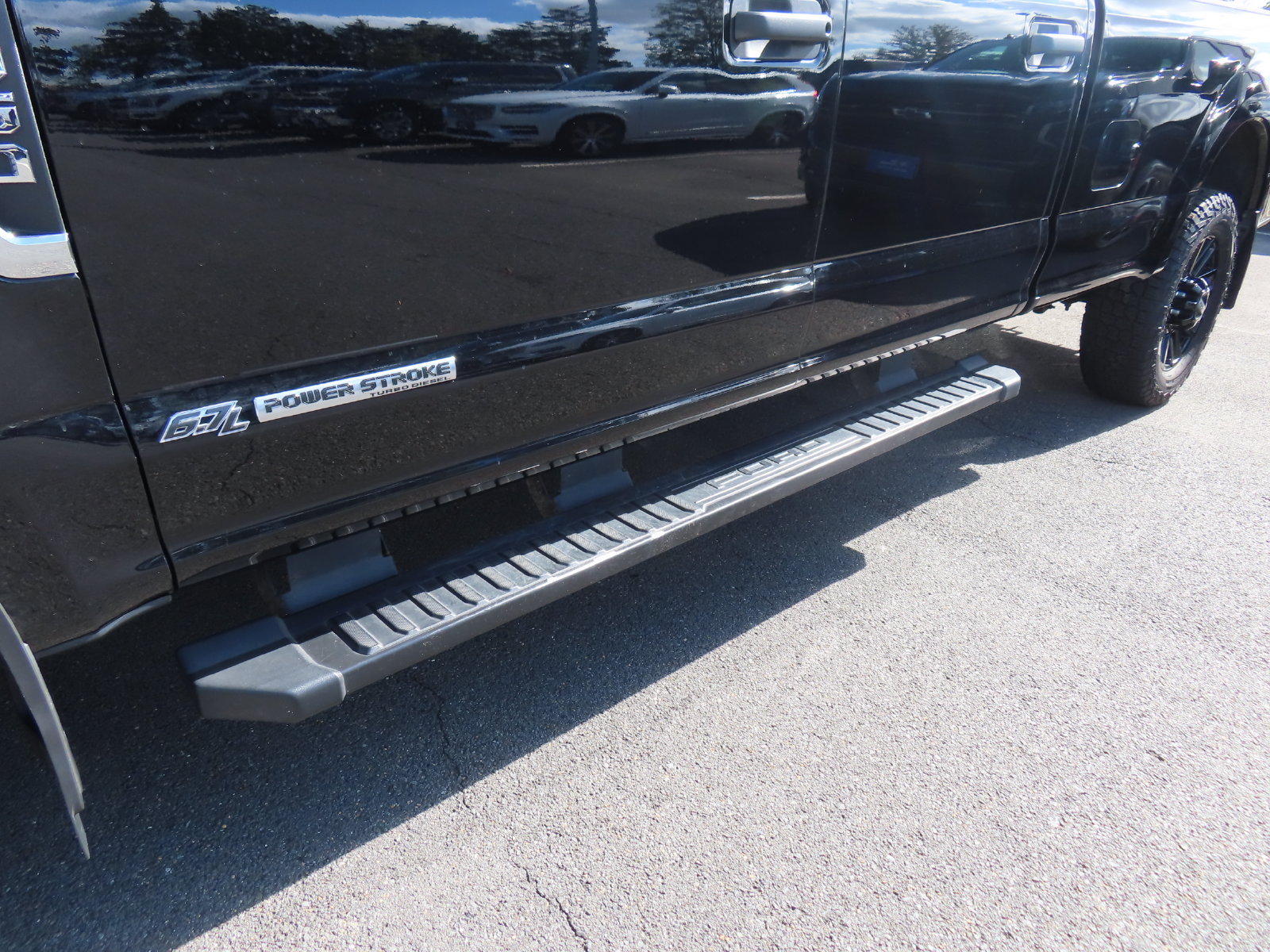 Used 2022 Ford F350 XLT w/ Black Appearance Package AWD/4WD image 9