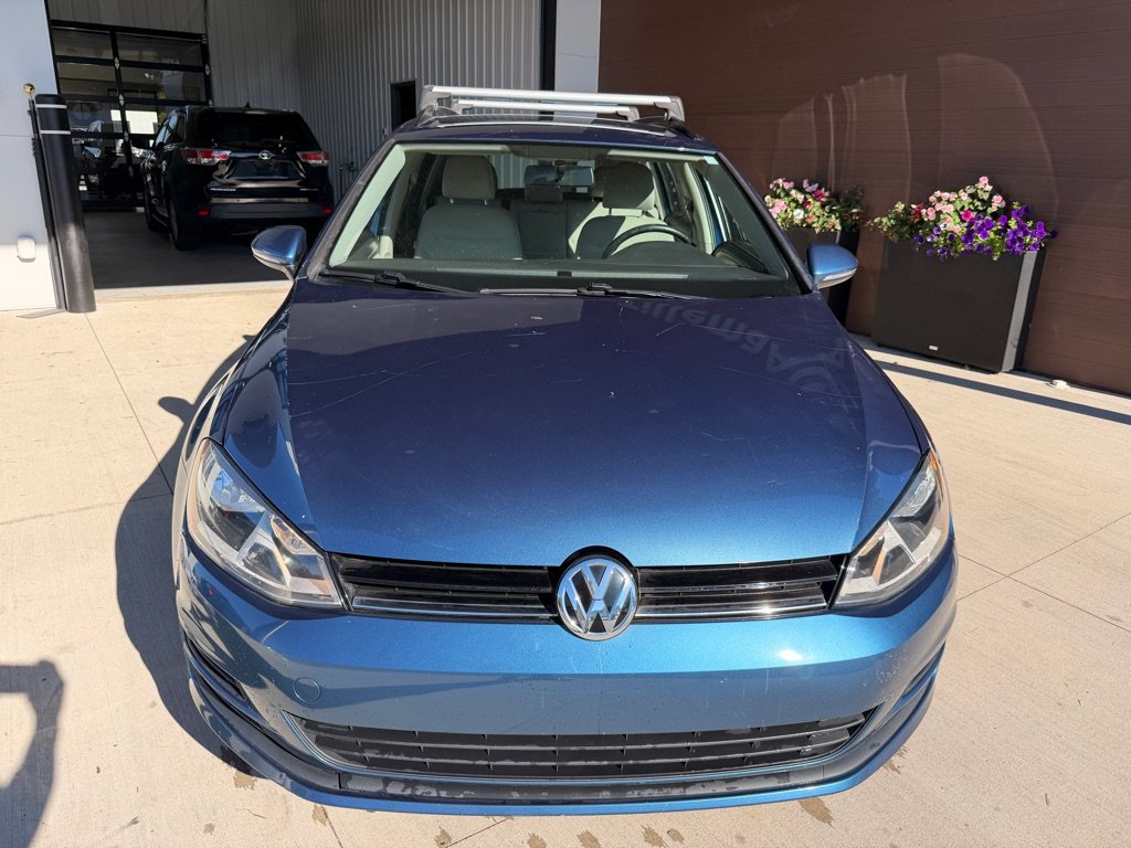 Used 2016 Volkswagen Golf S FWD image 2