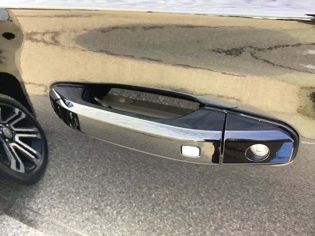 Used 2019 GMC Yukon SLT w/ Graphite Edition image 24