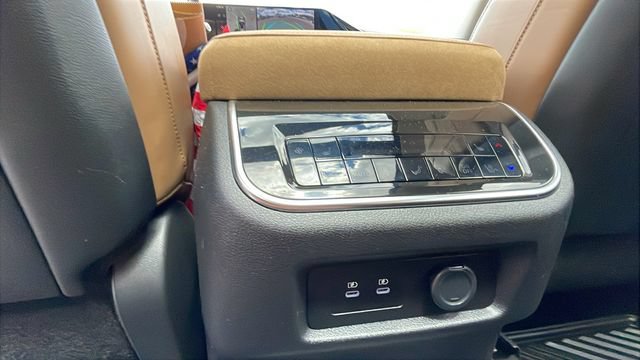 Used 2026 INFINITI QX80 Luxe AWD/4WD image 37