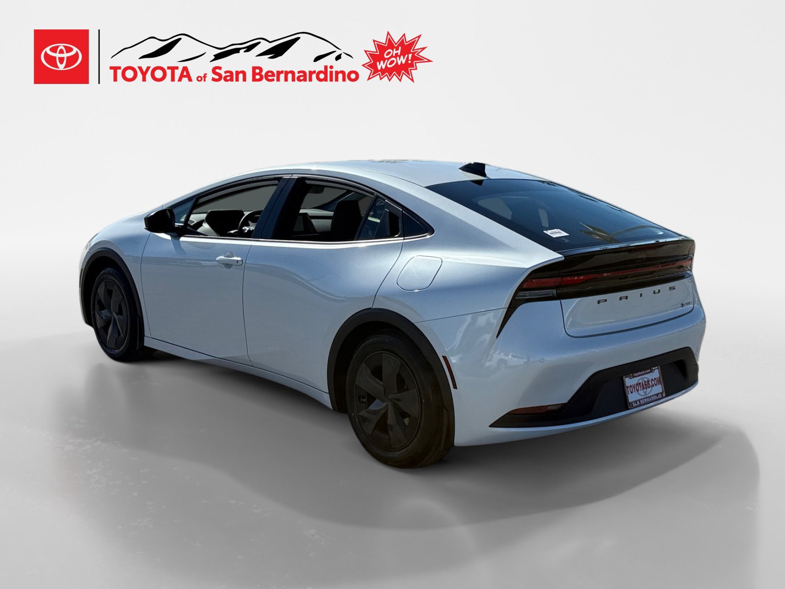 New 2027 Toyota Prius LE FWD image 3