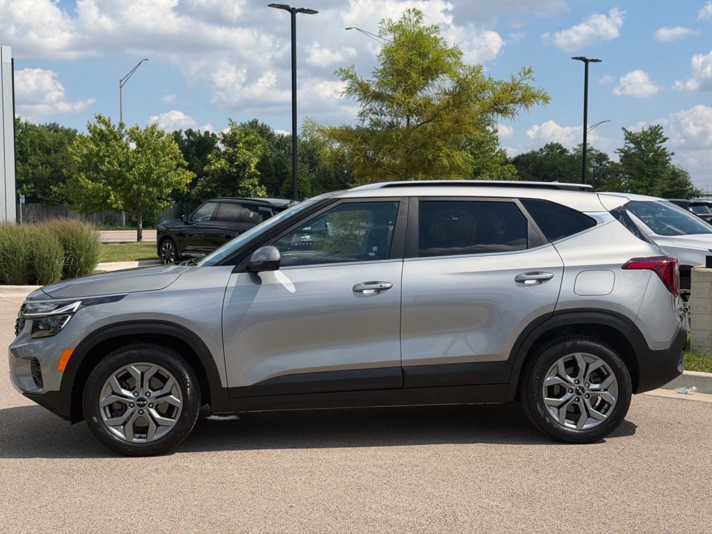 Used 2024 Kia Seltos S AWD/4WD image 3