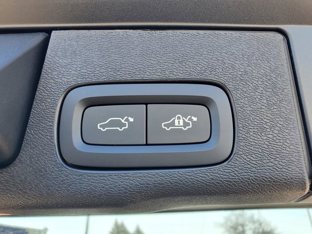 New 2026 Volvo XC60 B5 Plus w/ Protection Package Premier image 33