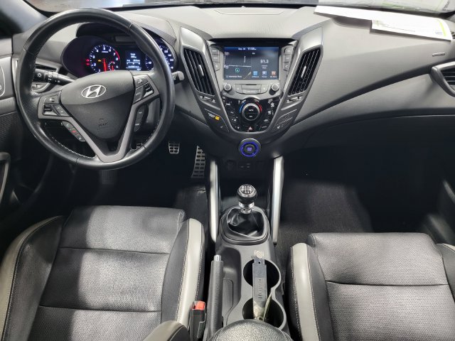Used 2016 Hyundai Veloster Turbo w/ Option Group 04 FWD image 17