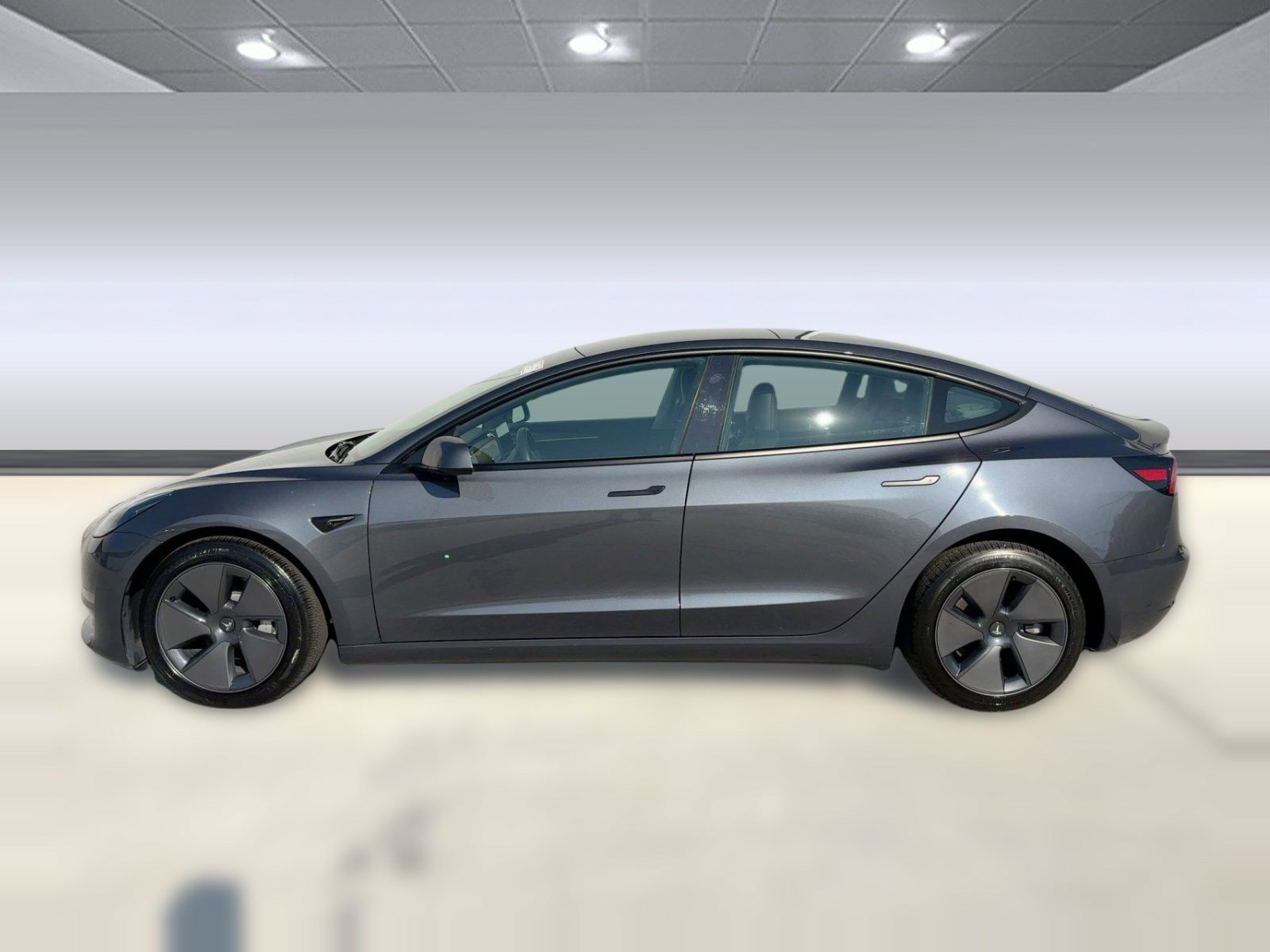 Used 2023 Tesla Model 3 Standard Range image 2