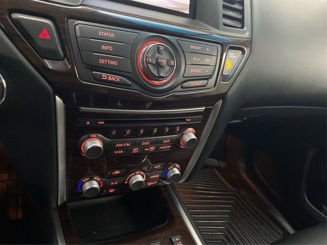 Used 2014 Nissan Pathfinder SL FWD image 30