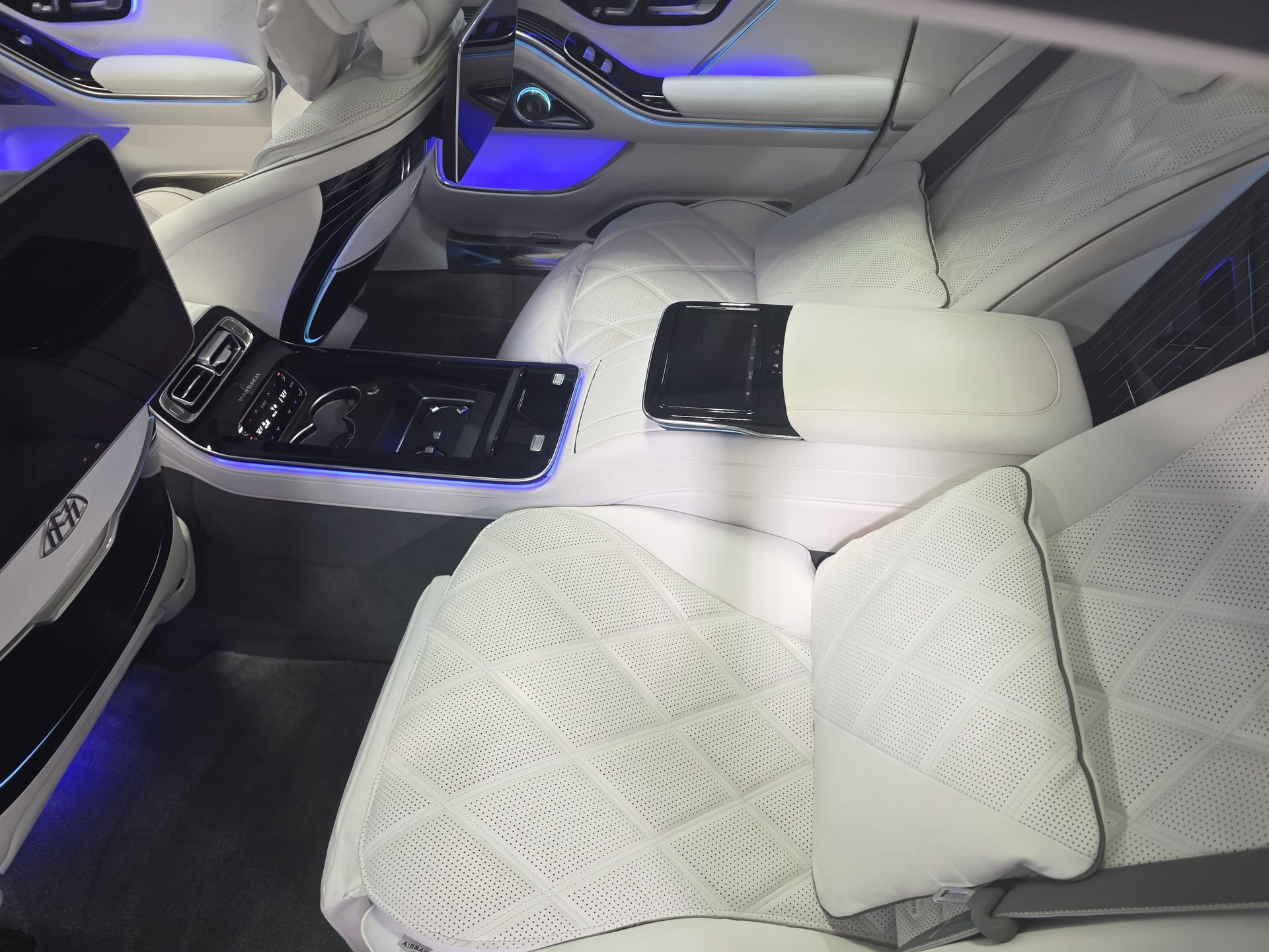 Used 2025 Mercedes-Benz Maybach S 580 4MATIC image 14