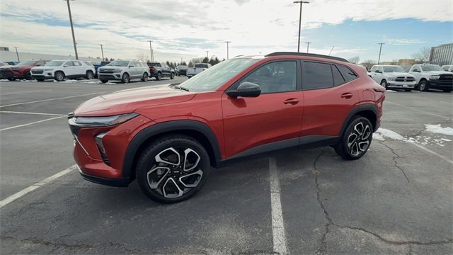 Used 2024 Chevrolet Trax RS w/ Driver Confidence Package image 4