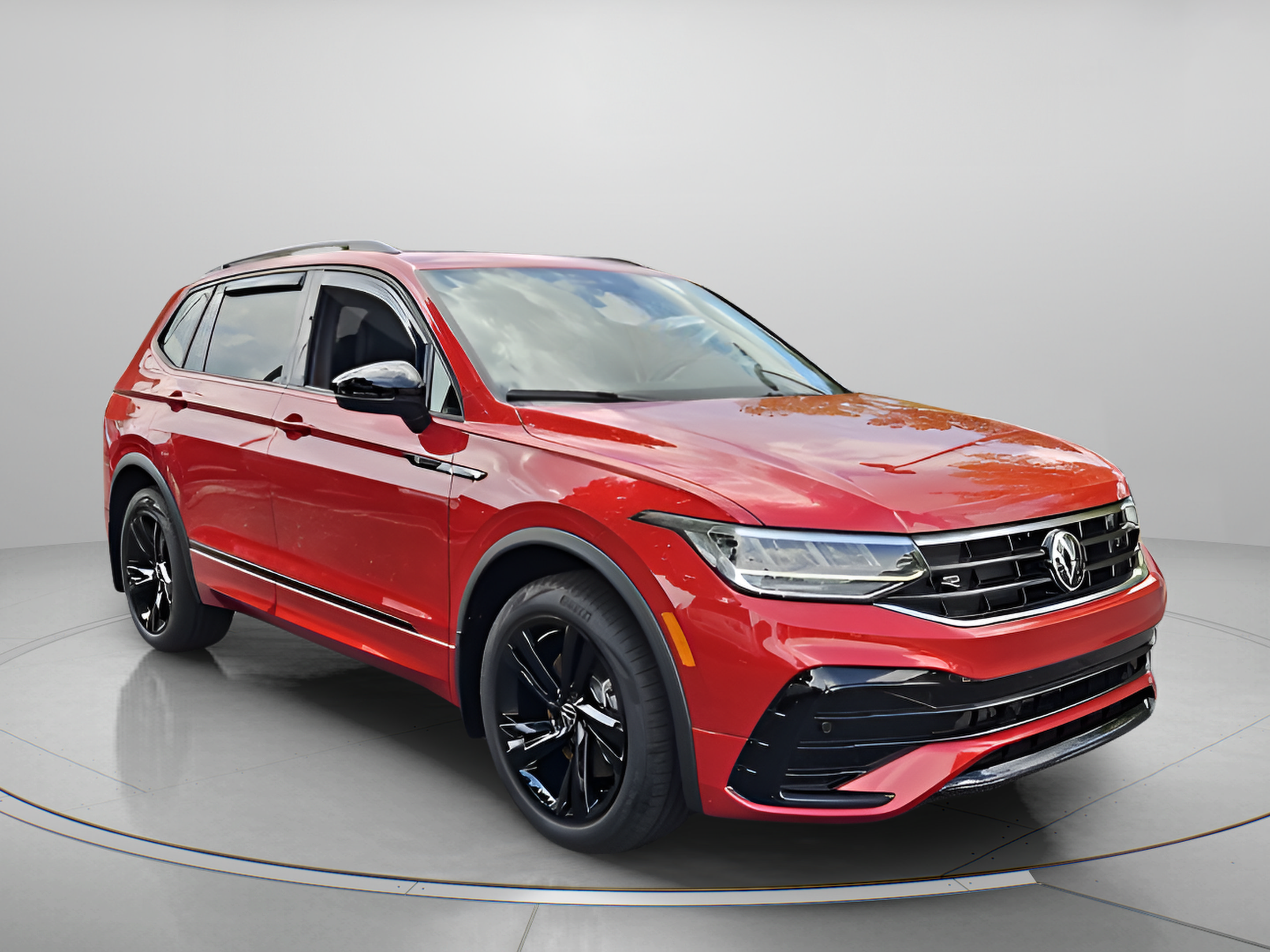 Used 2024 Volkswagen Tiguan SE R-Line FWD image 7