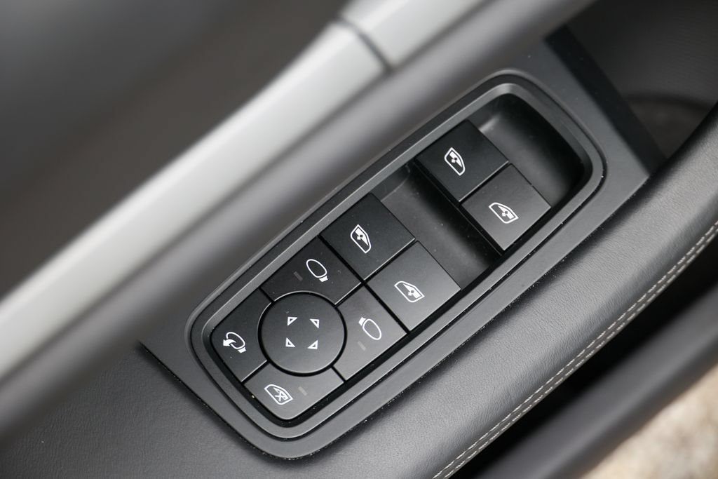 Certified 2026 Porsche Taycan AWD/4WD image 38