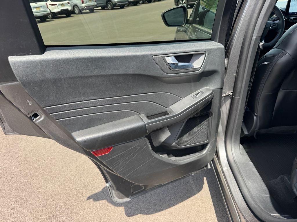 Used 2025 Ford Escape ST-Line AWD/4WD image 18
