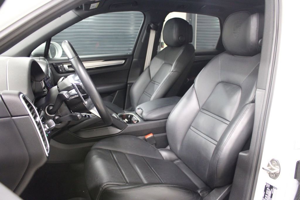 Certified 2023 Porsche Cayenne S Platinum AWD/4WD image 5