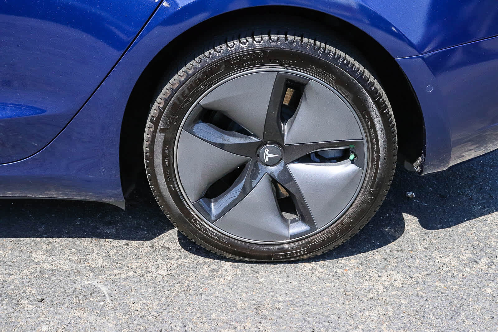 Used 2018 Tesla Model 3 RWD image 13