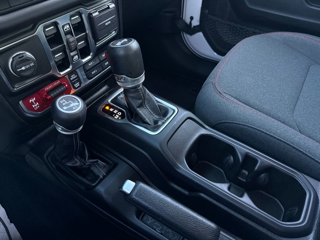 Used 2024 Jeep Wrangler Unlimited Rubicon w/ Technology Group image 28